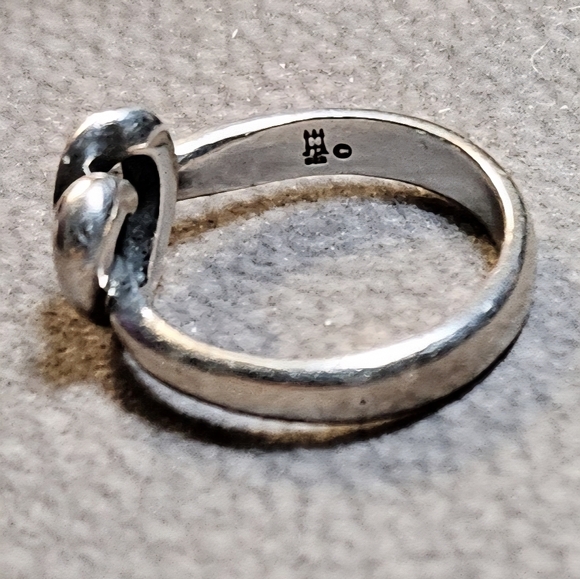 James Avery Retired Sterling Silver Heart Knot Ring - Picture 4 of 4